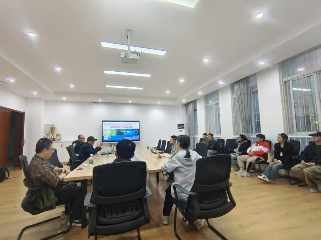 西安交通大學陳霸東教授蒞臨我院開展網絡信息技術研發學術報告